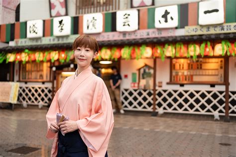 桃花家|「笑点」女性初出演。今注目の女性落語家・蝶花楼桃花とは【イ。